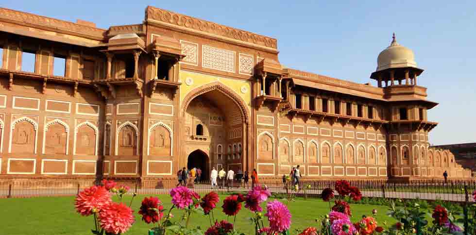 Agra Fort travel Guide